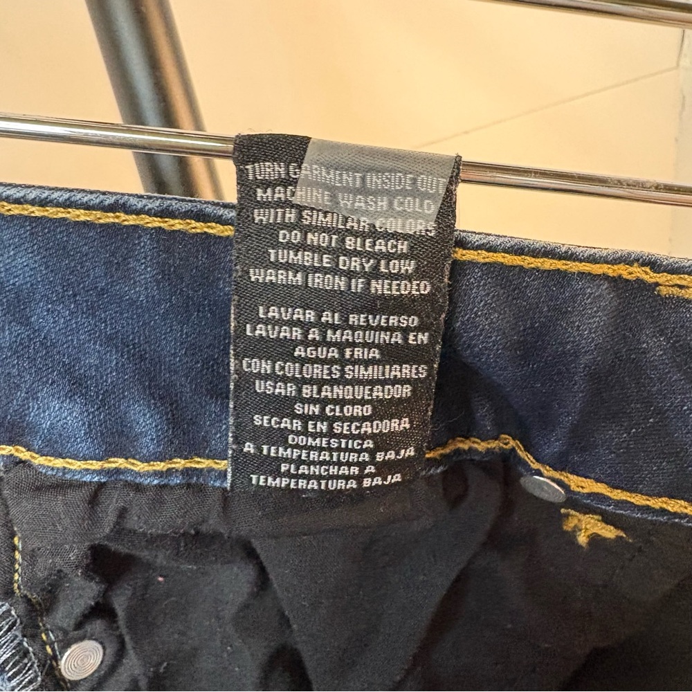 Dakota Blue - Womens Dark Blue Stretchy Denim Jean Shorts; Size 10 - Picture 5 of 5